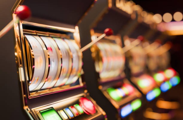 Live American roulette wheel with 38 pockets in HD studio